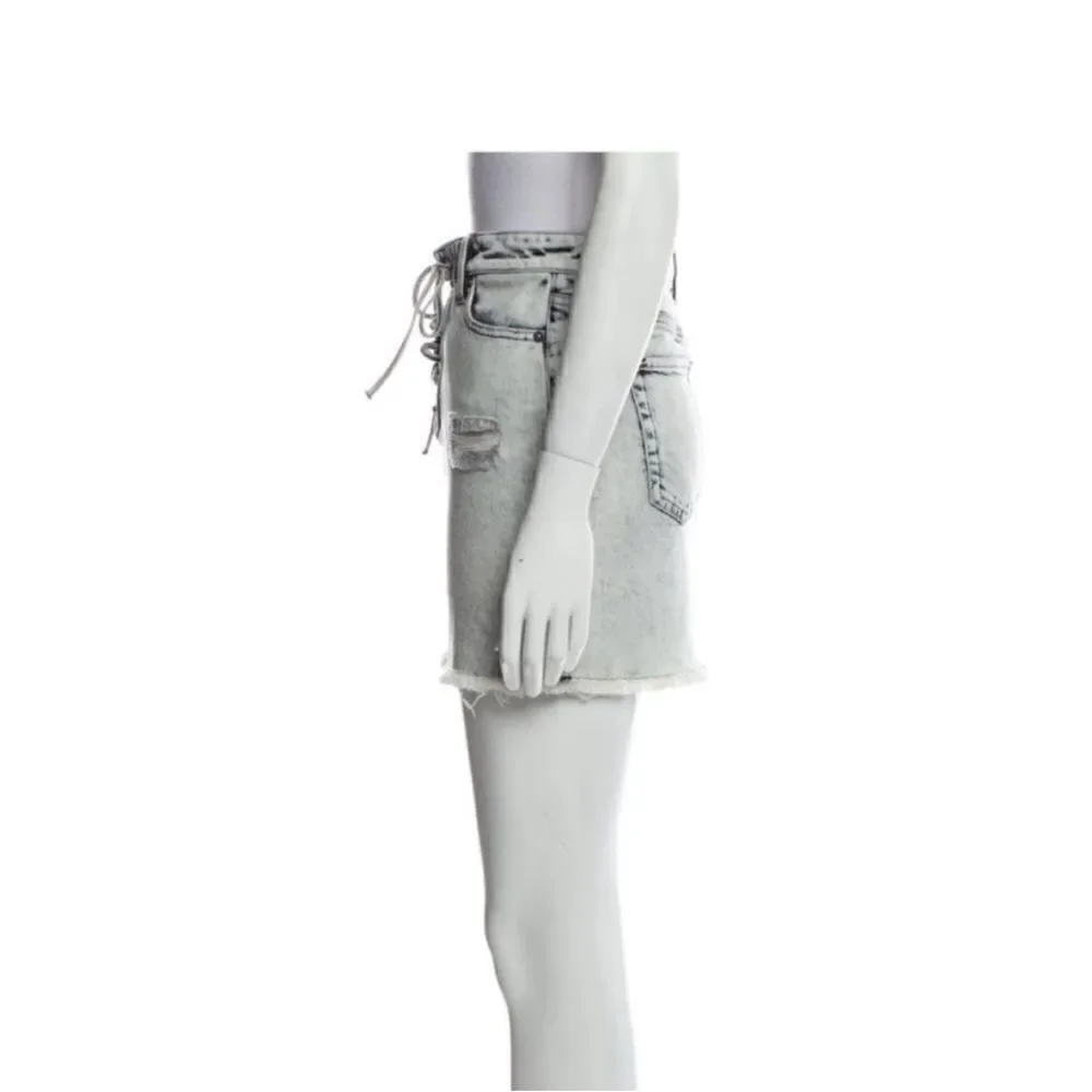 ALICE + OLIVIA NWT Raw-Edge Trim Mini Skirt Washed Denim WAIST 24